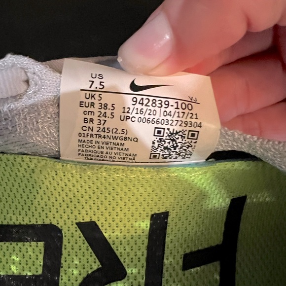 NIKE 7.5 Shoes - Picture 5 of 7